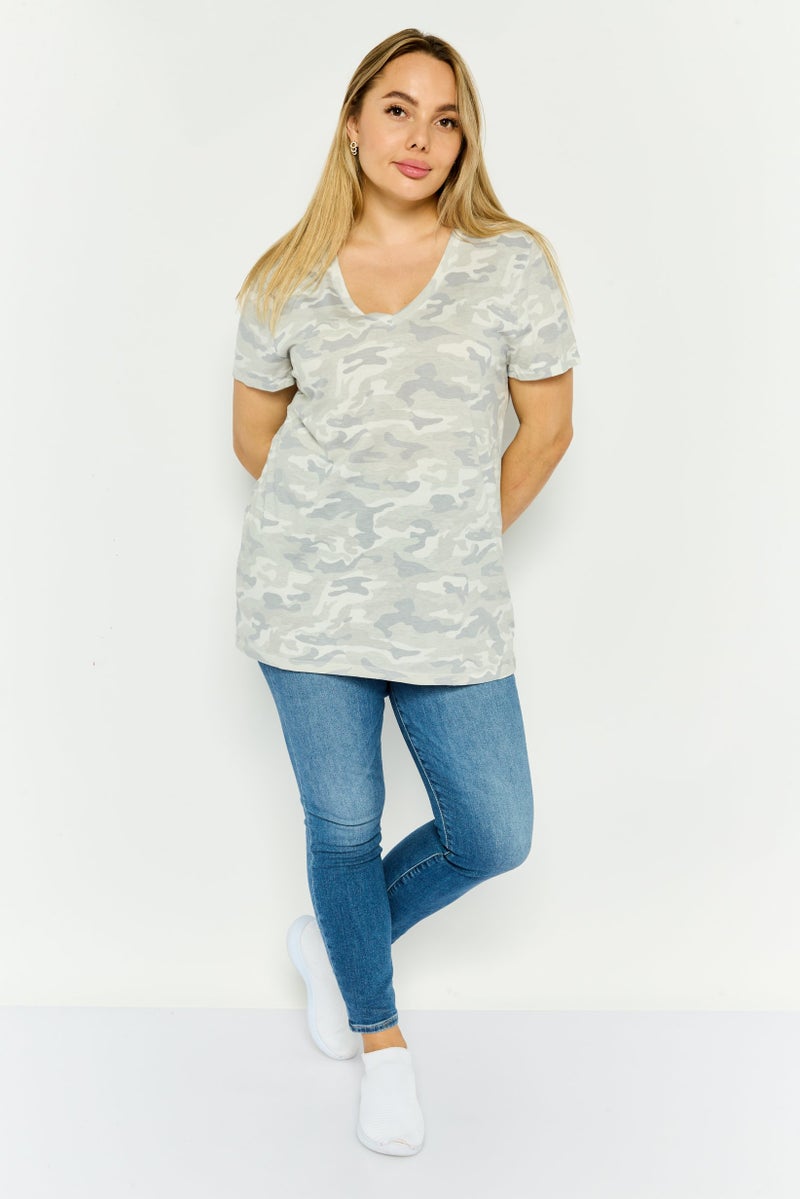 GAP Women V Neck Short Sleeves Camouflage T-Shirt, Multicolor - Image 3