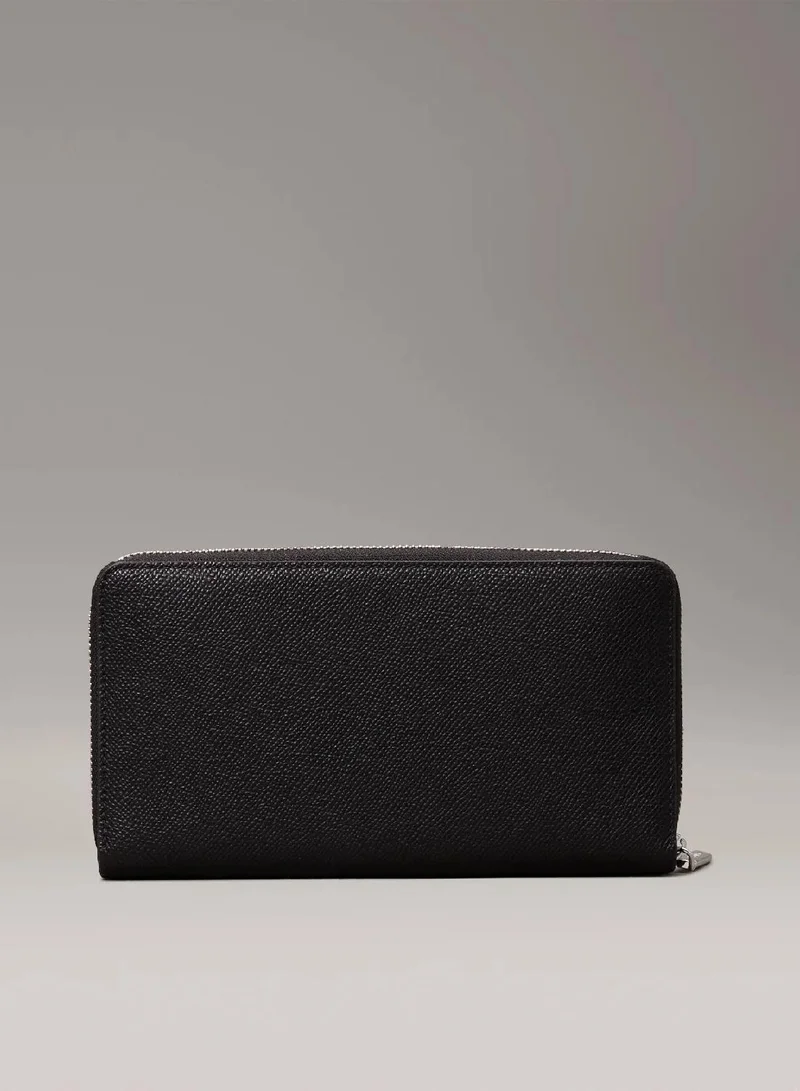 كالفن كلاين محفظة كبيرة بسحاب ملتف