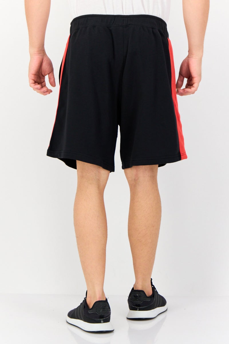 Nike شورتات خارجية للرجال بقصة قياسية مع حبل سحب، أسود - Image 2