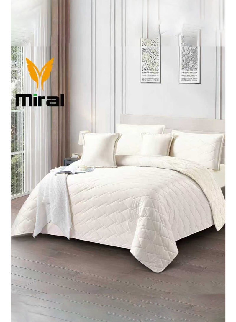 ميرال مفرش شتوي نفر ونص مخمل مضغوط سادة بوجه فرو – طقم 4 قطع (لحاف 160×210 + شرشف مغاط 120×200 + غطاء مخدة 45×70 + مخدة ديكورية 45×45) - Image 1