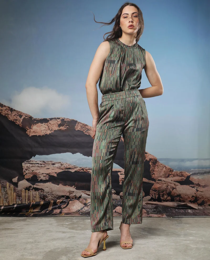 ريريزم Women's Chic Glitch Geometric Satin Trousers