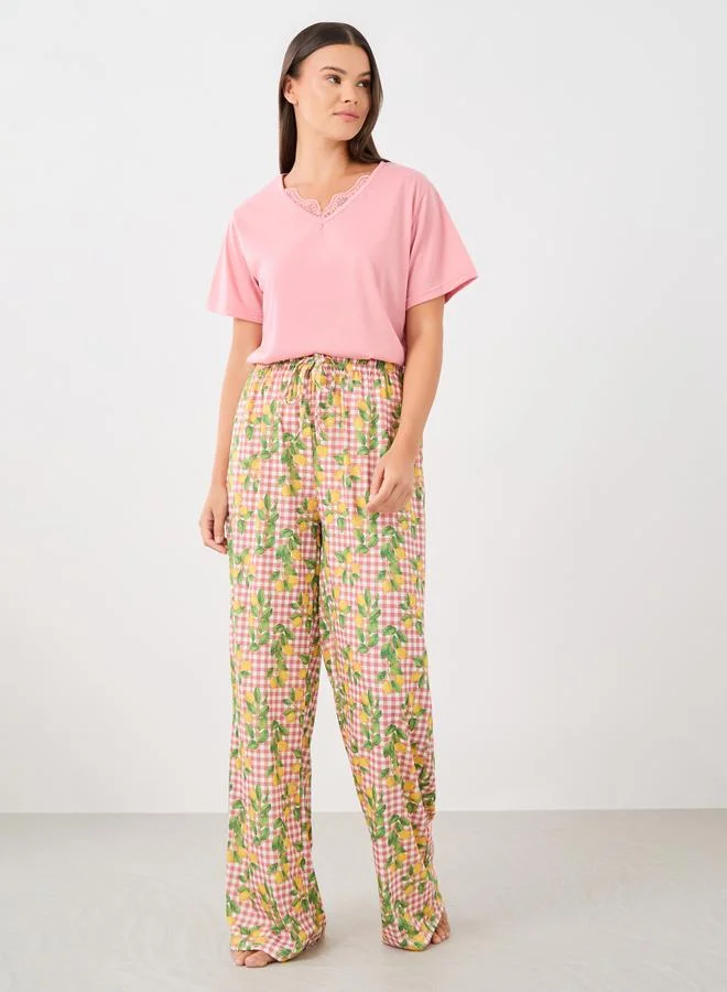 ستايلي Styli Lace Insert V Neck T-Shirt and Lemon Print Pyjama Set