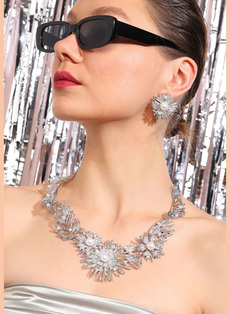 SOHI Silver Plated Designer Party Necklace and Earring Set For Women
