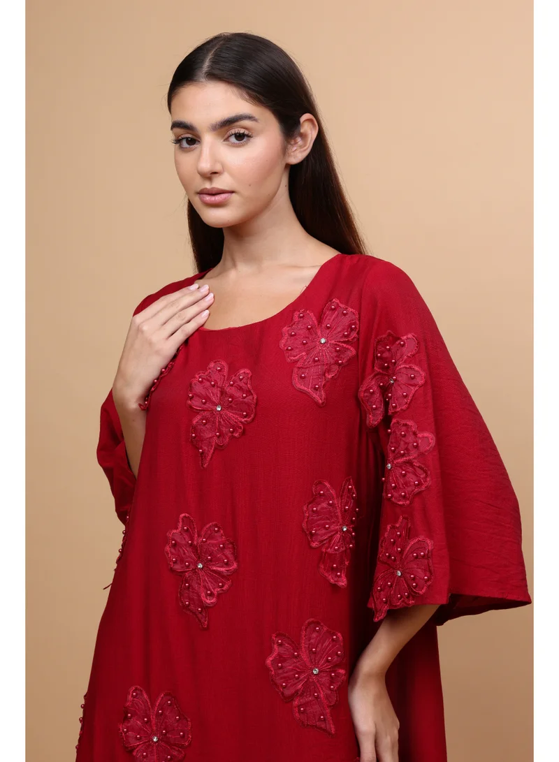 اكسا أزهار مطرزة بتفاصيل كريستالية جلابيات