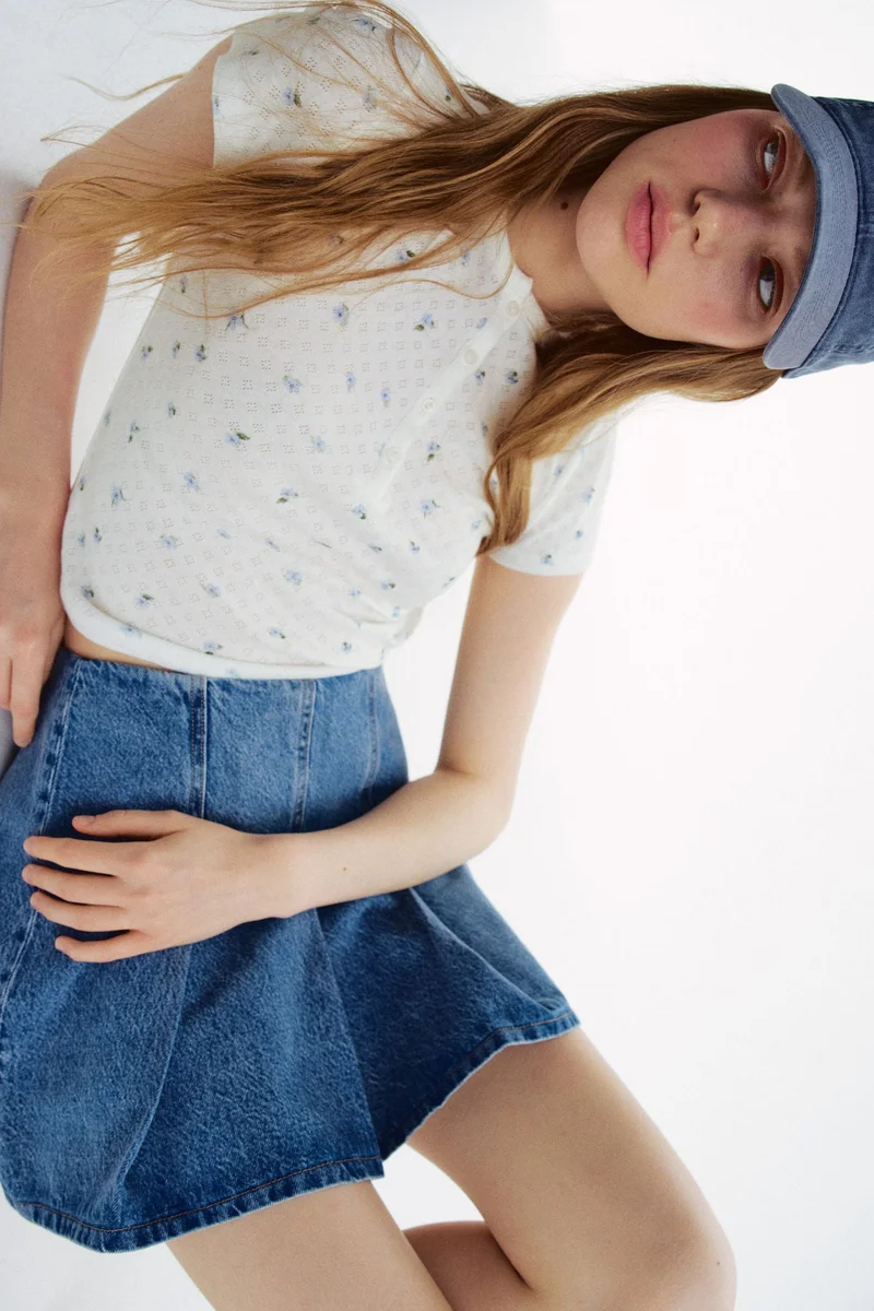 اتش اند ام بلوزة من الجيرسيه بنمط بوانتيل