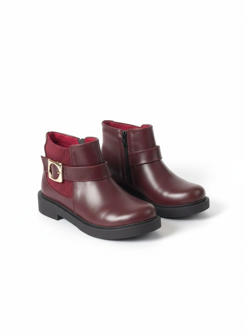 Vbranda A stylish ankle boot designed with a smooth - Image 3