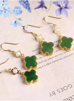 Pearl four-leaf clover earrings are an earring style that combines pearls with four-leaf clover elements. They have unique charm and style. Freshwater pearls are used. Freshwater pearls are cost-effective and can present a warm lusterHypoallergenic and Safe: