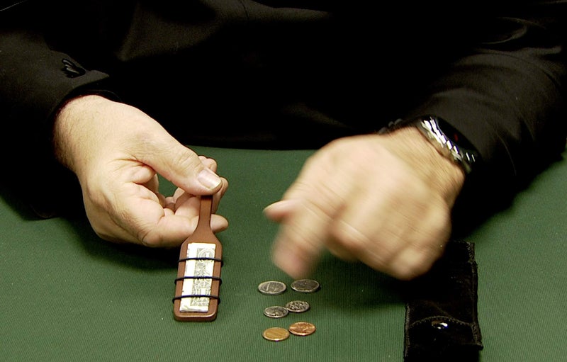 Magic Makers Money Paddle - Make Money Appear Out of Thin Air - Image 4