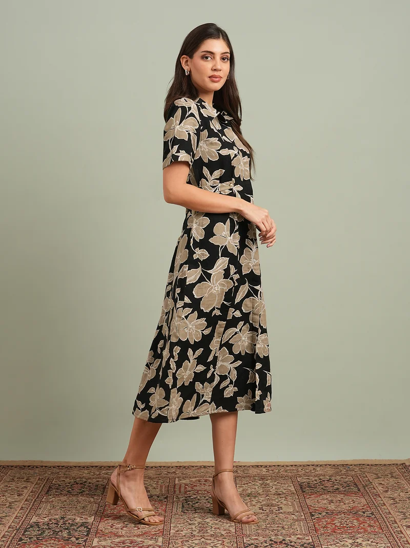 جلو باص فستان عمل نسائي قصير الأكمام بياقة قميص وطبعة زهور من جلوبس