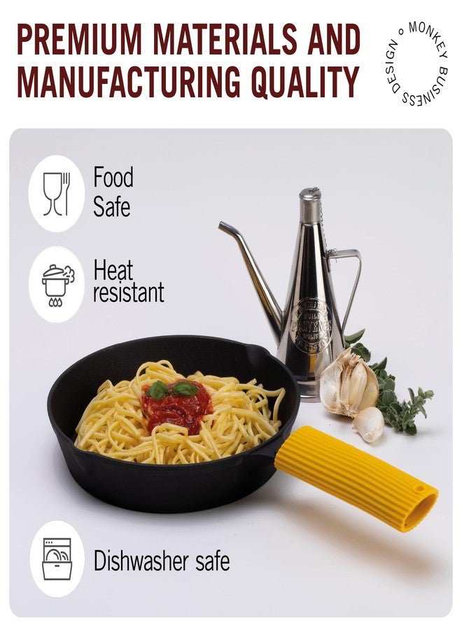 مانكي بيزنس أداة مطبخ سيليكون من مونكي بيزنس | أداة مطبخ على شكل بيني للمقابض الساخنة أثناء الطهي والتقديم | غطاء سيليكون مانع للانزلاق على شكل بيني مثالي لألواح الشواء والمقالي المعدنية المصبوبة. - Image 5