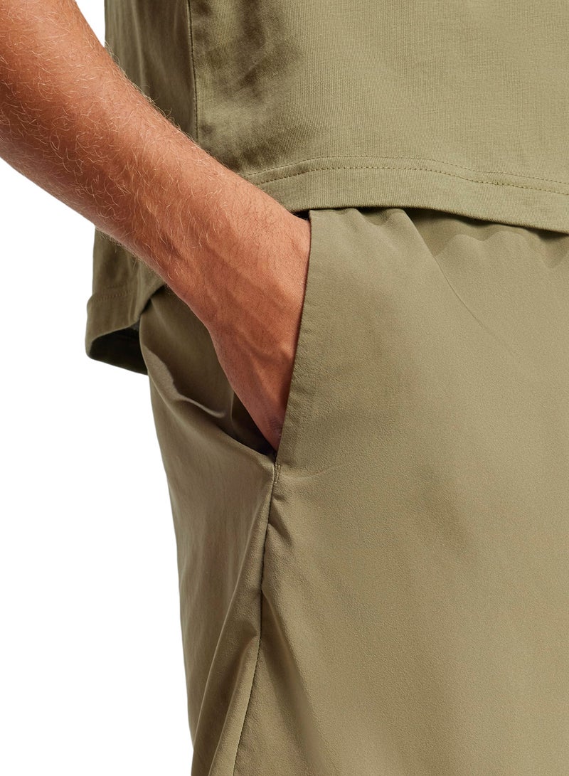 اديداس شورت تشيلسي بشعار صغير أساسي - Image 4