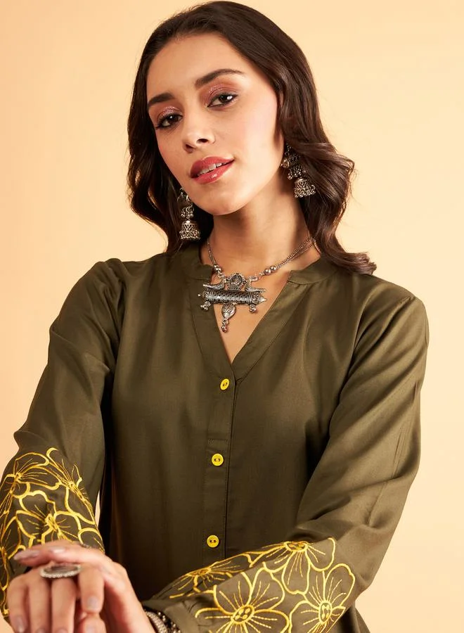 SASSAFRAS Floral Embroidered Sleeve Shirt