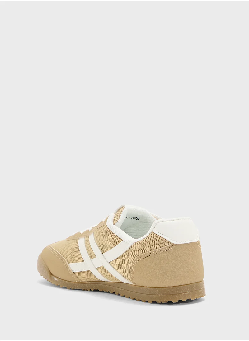 أندرينا Ladies Lace Up Sneaker
