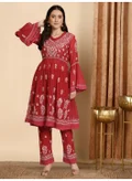 Alaya Maroon