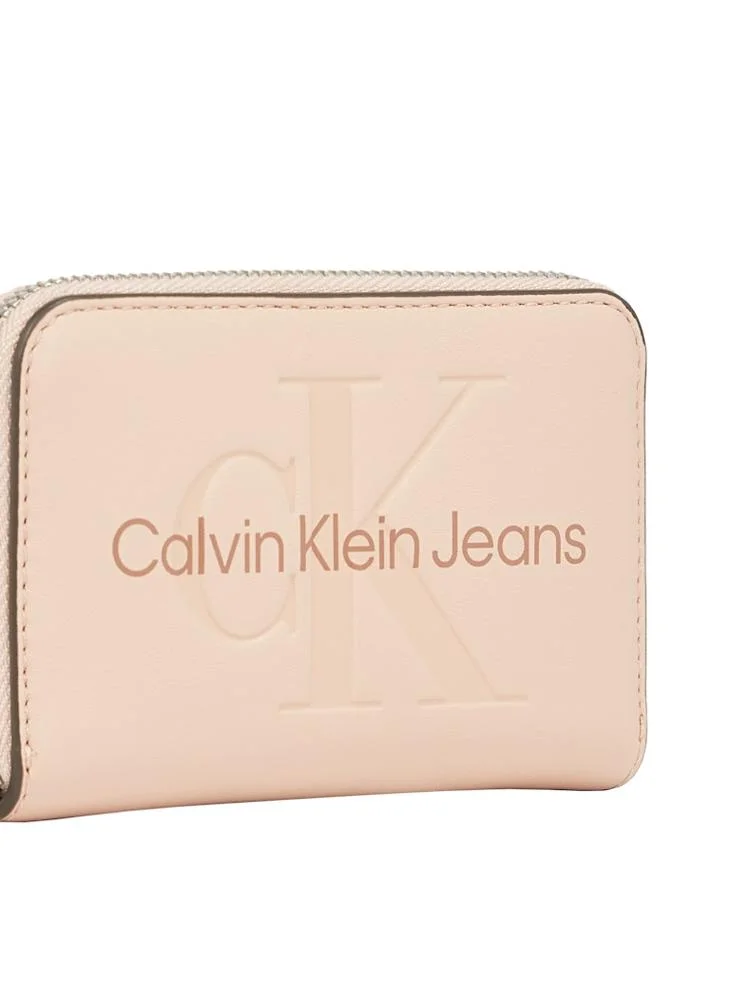 Calvin Klein Jeans Sculpted Med Zip Around Wallet