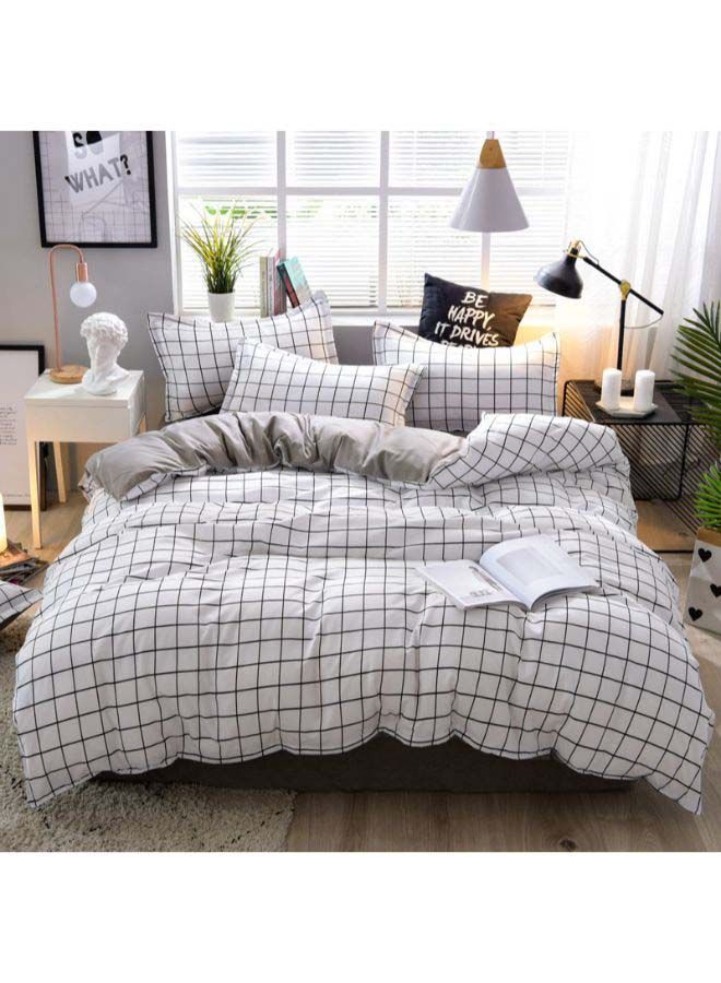 4-Piece Checked Pattern Bedding Set Polyester White/Black - Image 1