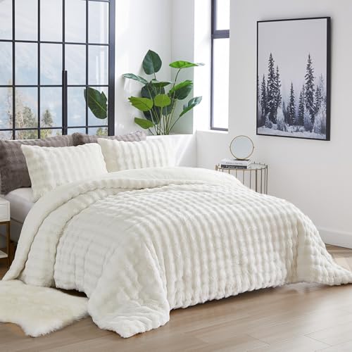 Bedbay White Faux Fur Comforter Set King Size Plush Fluffy Comforter Winter Bedding Set 3 Pcs Soft Cozy Warm Winter Quilts King Size Smoofy Velvet Bubble Rabbit Fur Fuzzy Comforter Luxury Bedding Set - Image 1