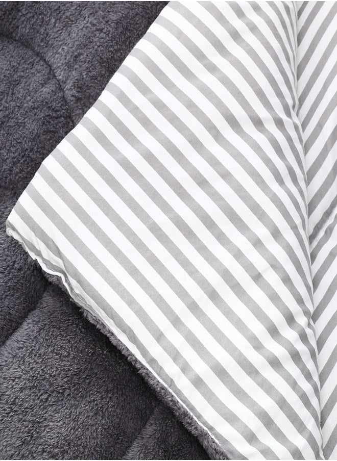 snooze - Double Face Winter Fur Quilt, Gray Striped, 220*235cm - Image 1