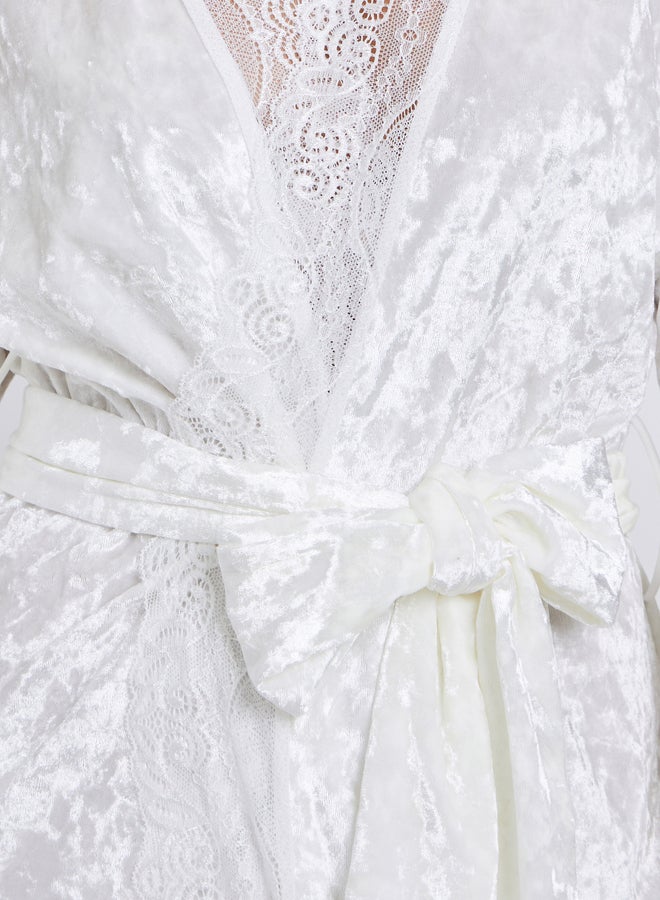 Styli Crushed Velvet Flared Sleeves Robe with Contrast Lace Trim - Image 3