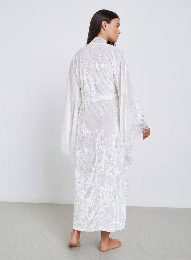 Styli Crushed Velvet Flared Sleeves Robe with Contrast Lace Trim - Image 4