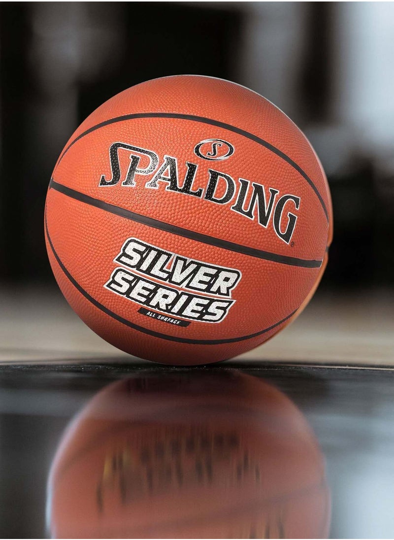 سبالدينج Silver Series Basketball Ball  Size 07  - Image 3