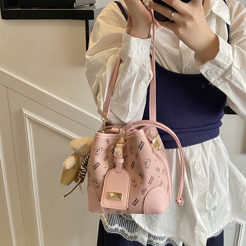 Hong Kong Style Vintage Design Bag Women'S Trendy Fashionable Old Flower Crossbody Bucket Bag Color Contrast Texturized Shoulder Bag - Image 4