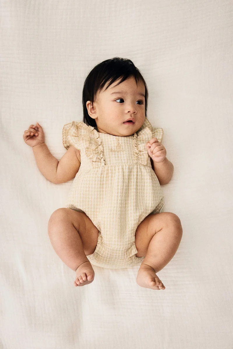 اتش اند ام رومبر بتفاصيل مطرزة من قطن سيرساكر