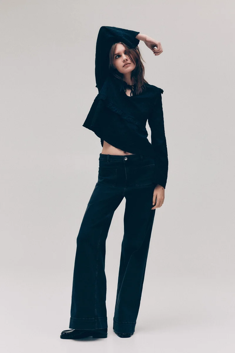 اتش اند ام بلوزة من جيرسيه الجاكار