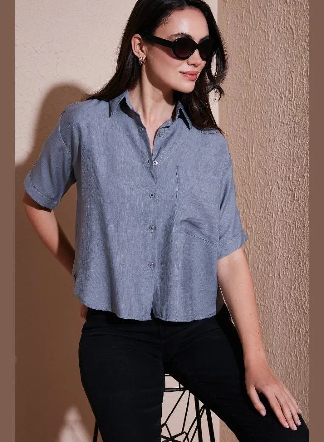 ليلا قميص نسائي بأكمام قصيرة بجيوب على الصدر مقاس عادي ليلى