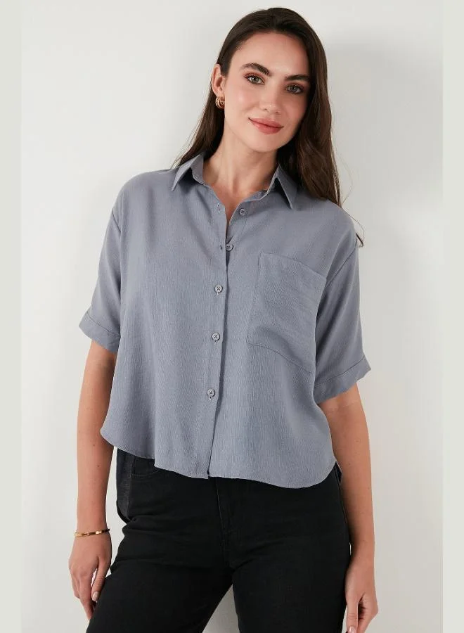 ليلا قميص نسائي بأكمام قصيرة بجيوب على الصدر مقاس عادي ليلى