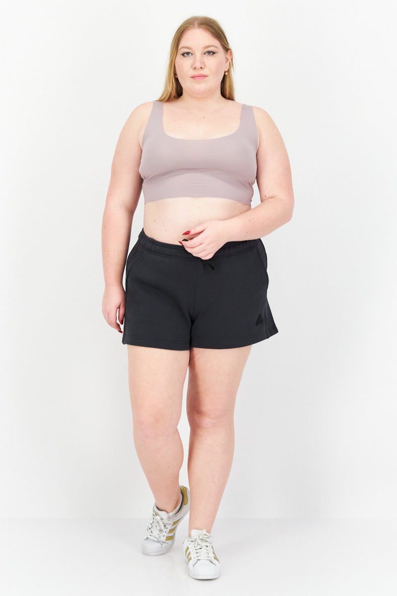 Adidas شورتات خارجية للنساء بحجم زائد بشعار العلامة التجارية، أسود كربوني - Image 4