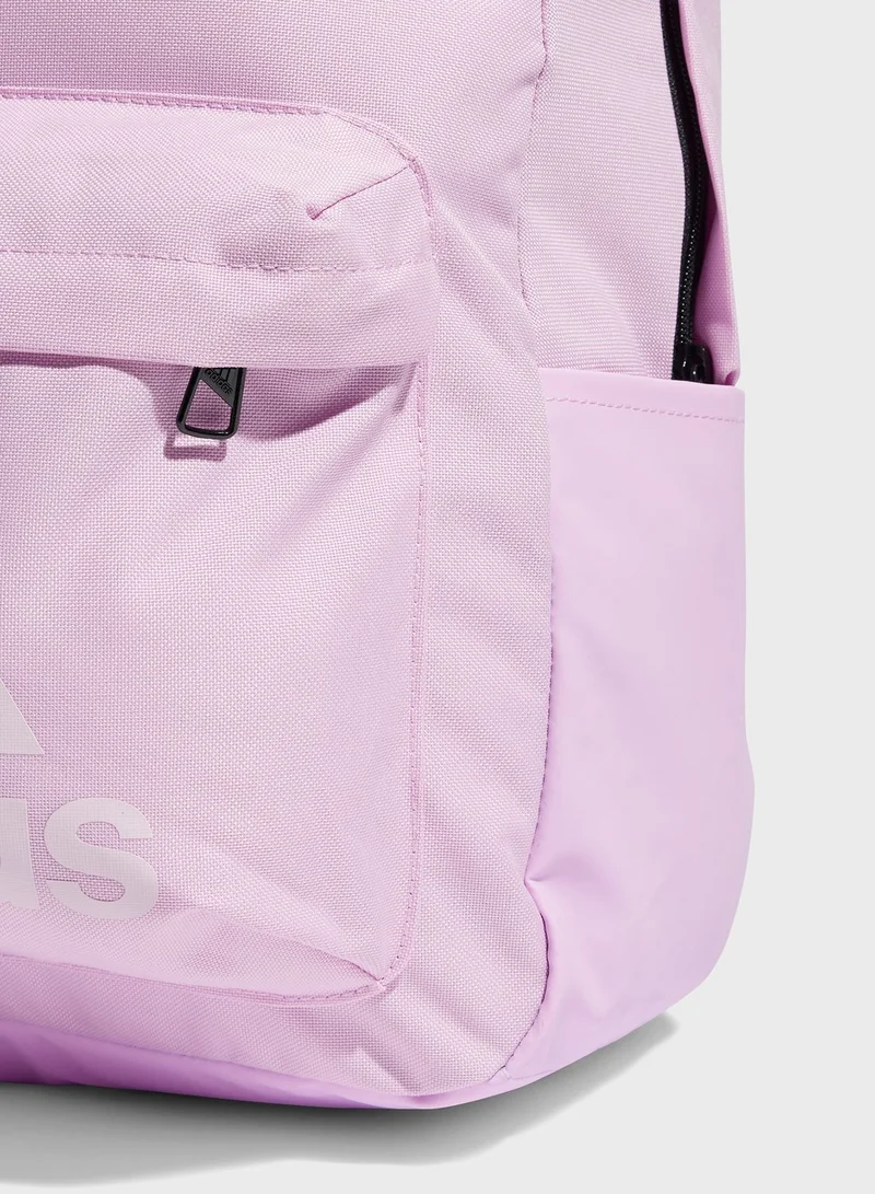 adidas حقيبة ظهر كلاسيكية مزينة بشارة رياضية