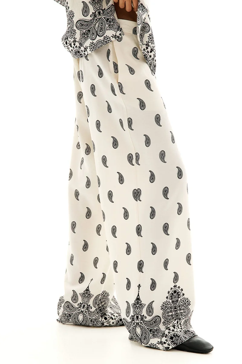 اتش اند ام بنطلون من التويل المنقوش