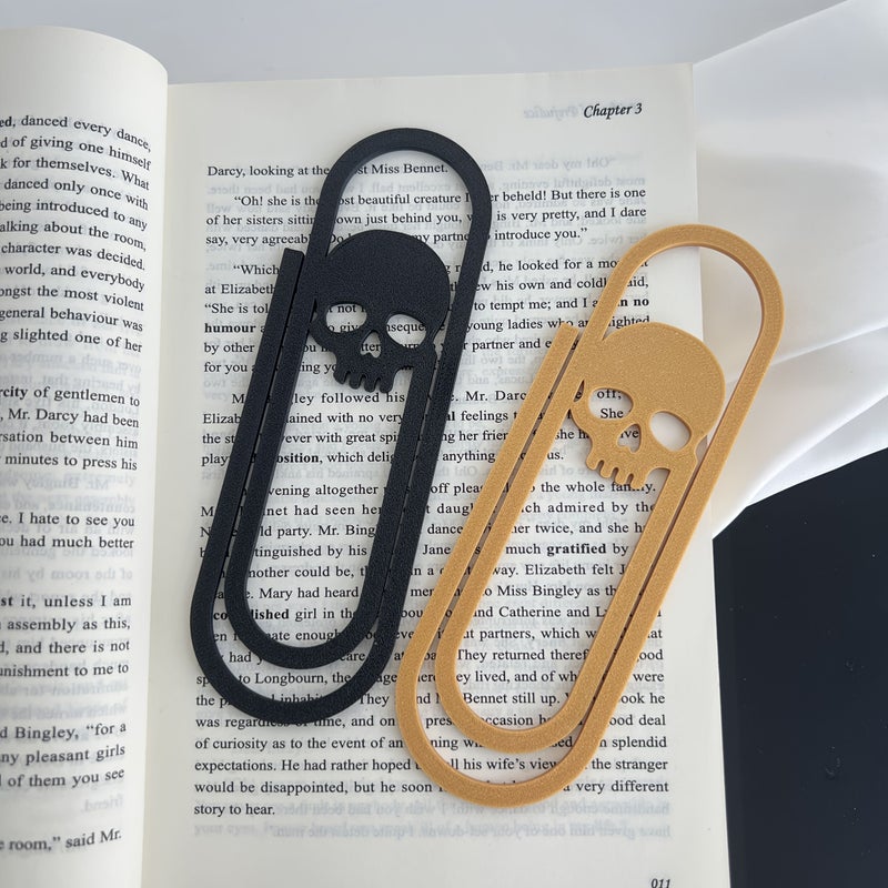 Creative White Skull Bookmark Paperclip Design Gothic Reading Accessory - Image 1