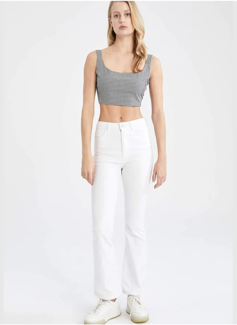 ديفاكتو Sleeveless Printed Crop Top