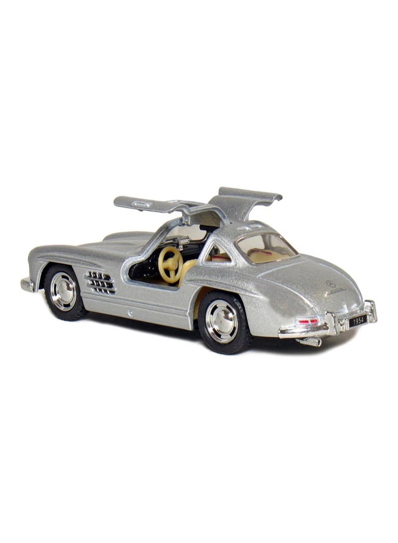 Kinsmart 1:36 Scale -1954 Mercedes-Benz 300 SL Coupé Die-Cast Car,Pull-Back Action-Silver - Image 4
