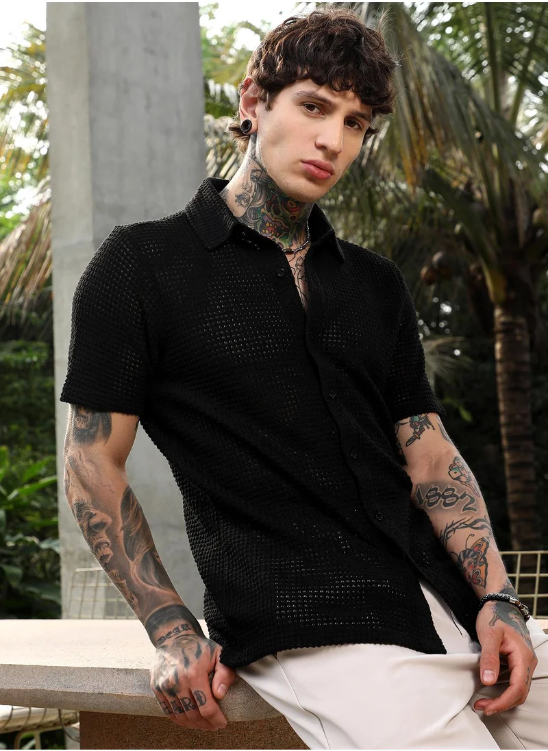 كامبوس سوترا Men's Onyx Black Solid-Knit Oversized Shirt For Casual Wear | Spread Collar | Short Regular Sleeves | Button Closure | Oversized Shirt Crafted With Comfort Fit For Everyday Wear