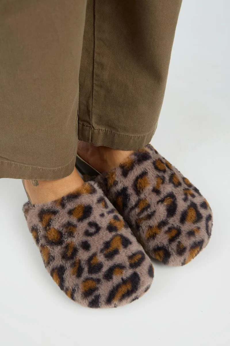 Manijero Manijero Leda Women's Plush Flat Mink Leopard Slippers