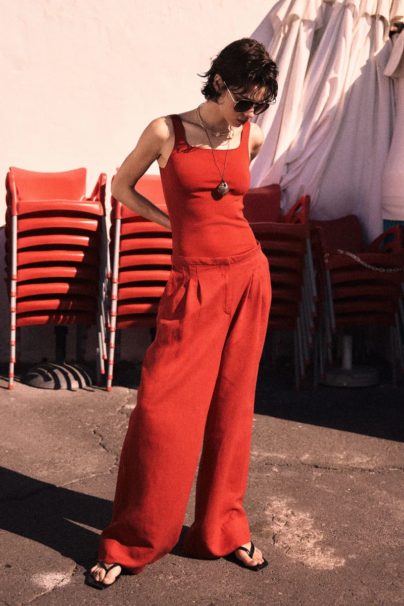 اتش اند ام بنطلون بقصّة عريضة من مزيج الكتان