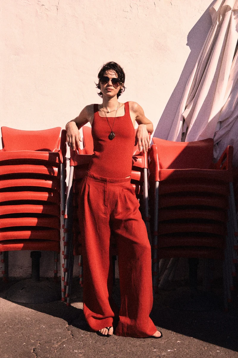 اتش اند ام بنطلون بقصّة عريضة من مزيج الكتان