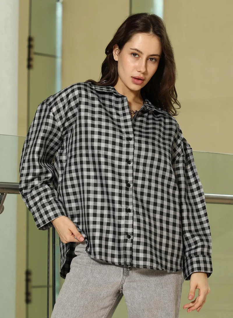 بينيا كولادا قميص نسائي كبير كاروهات أسود ورمادي بياقة عادية وأكمام طويلة بأزرار