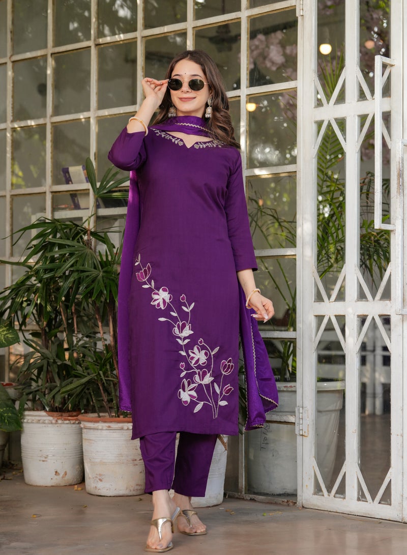 Women's Viscose Rayon Purple embroidery straight kurta with pant and dupatta sets  - Image 3