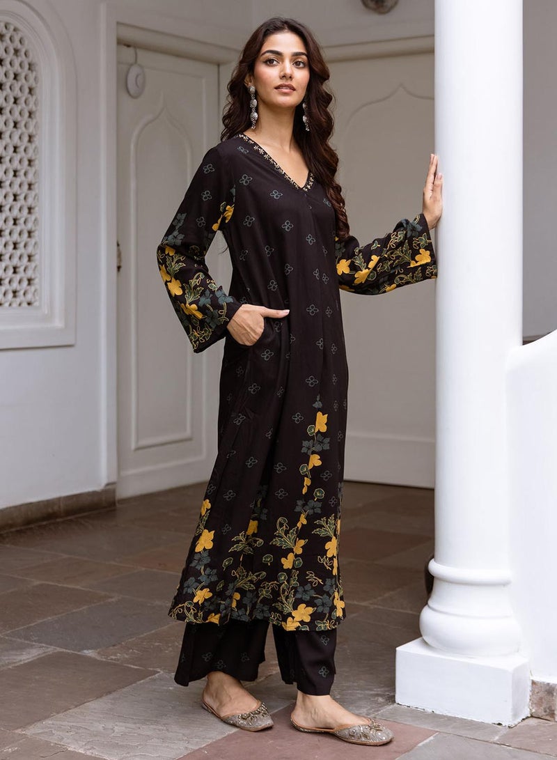 ISHIN Women's Black Rayon Printed Tunic Full Length Palazzo Straight Fit Kurta Set  - Image 3