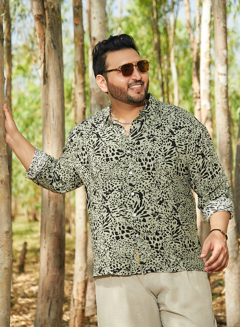 Instafab Plus Instafab Plus Men's Onyx Black & Cream White Leopard Imprint Shirt For Casual Wear | Spread Collar | Long Cuffed Sleeves | Button Closure | Plus Size Shirt Crafted With Comfort Fit For Everyday Wear