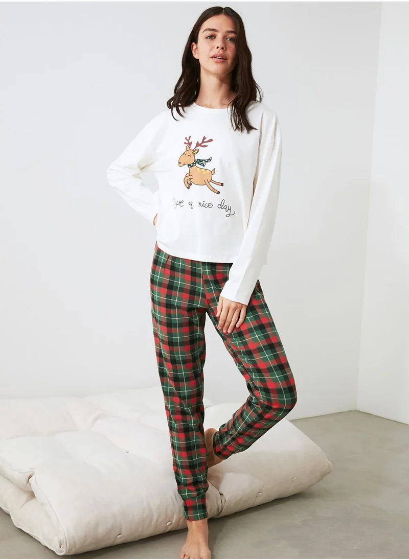 trendyol Knitted Pyjama Set