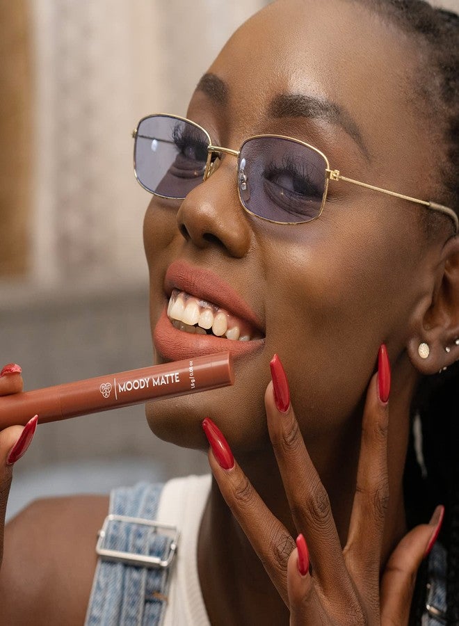 باك أحمر شفاه PAC Moody Matte | أحمر شفاه نيود مقاوم للانتقال للنساء مع زيت الورد | لون غني بالأصباغ، خفيف كالريشة، يمنح الشفاه إشراقة | كريمي يدوم طويلاً لجميع أنواع البشرة | رفيقك المثالي! - 1.6 غرام - Image 3