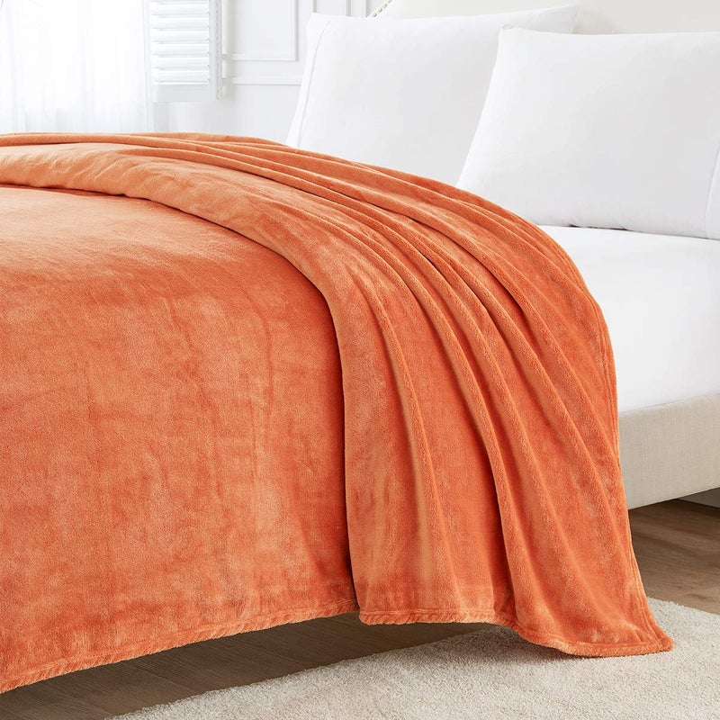 Bourina Fleece بطانية الفانيلا رمي بطانية (حجم رمي برتقالي) بطانية ميكروفيات دافئة خفيفة الوزن لأريكة أريكة سرير التخييم سفر 50 × 60 بوصة - Image 2