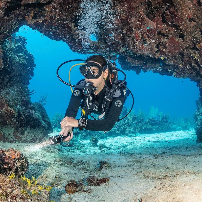 SCUBAPRO G3 Wrist Scuba Dive Computer with Bluetooth® and Watch-Style Color Display, Includes Case, Silicone Arm Strap, USB Cable, Charging Dongle and Lanyard - Image 4