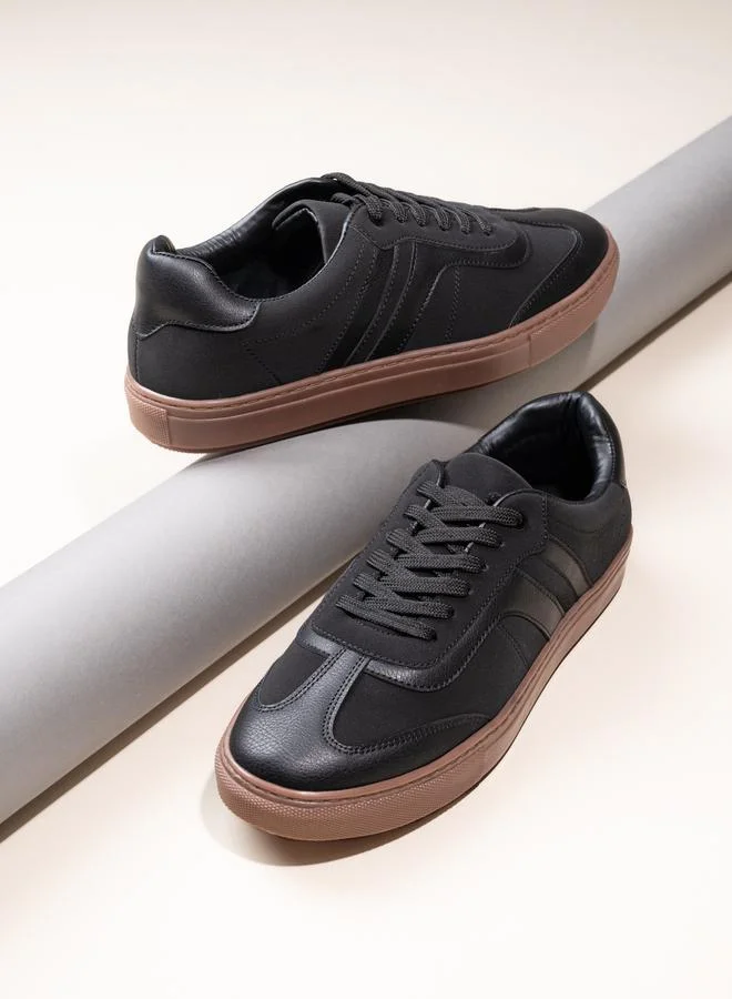 ستايلي اكتيف حذاء سنيكرز بنعل مطاطي ورباط غلق