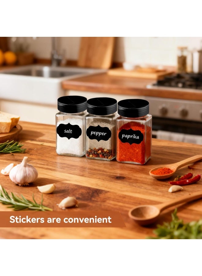 طقم برطمانات توابل بلاستيكية - 9 قطع  طقم مكون من 9 قطع من برطمانات التوابل البلاستيكية بسعة 12 أونصة (حوالي 355 مل)، تأتي بتصميم مربع شفاف مع أغطية سوداء محكمة الغلق. الزجاجات مزودة بفتحات رش (Shaker) وتتضمن ملصقات لتنظيم وتخزين التوابل، القهوة، الشاي، والأعشاب بشكل أنيق وعصري. - Image 4